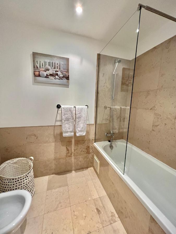 Superbe Appartement Spacieux Avec Terrasse Vue Piscine فيلامورا المظهر الخارجي الصورة